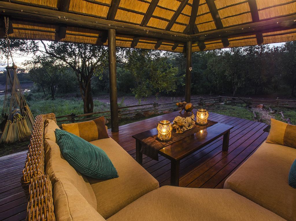 Raptor Retreat Game Lodge Худспрут Номер фото